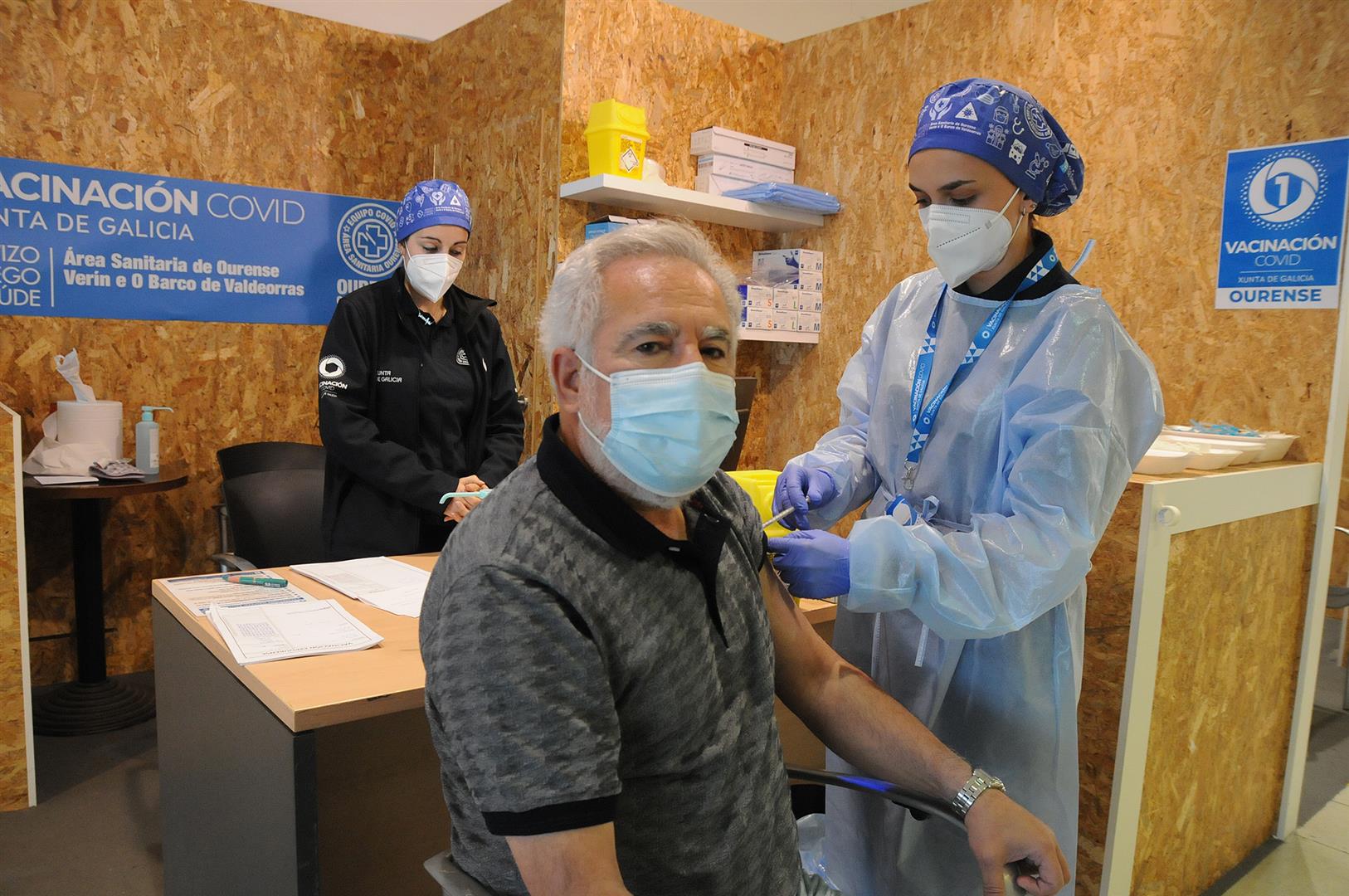 Foto da noticia:O presidente do Parlamento recibe a primeira dose da vacina contra a covid-19